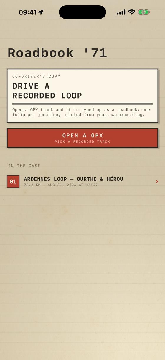The library screen listing recent GPX tracks with their distances.